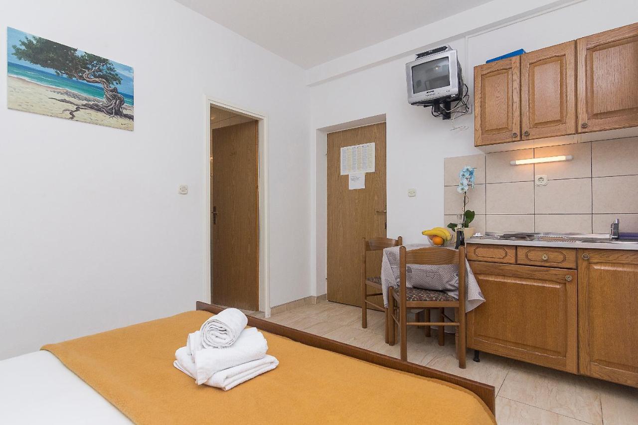 Apartments Erceg Makarska Habitación foto